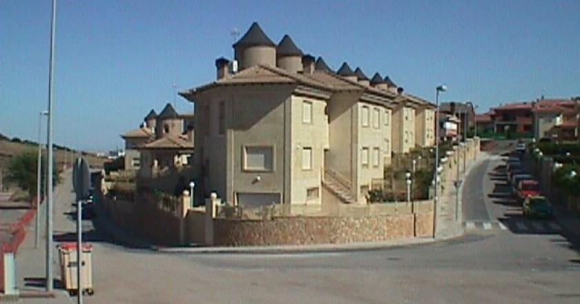 14 UNIFAMILIARES R66A
